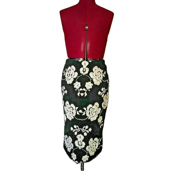 ECI New York Womens Straight Skirt Size 4 Black Ivory Floral Print Embro… - Picture 2 of 7